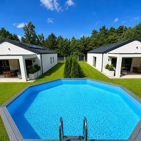 Comfortable Home, Pool, Sauna, Jacuzzi 度假居