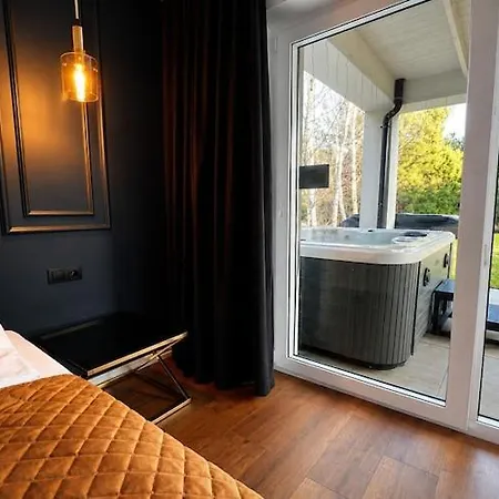 Comfortable Home, Pool, Sauna, Jacuzzi
